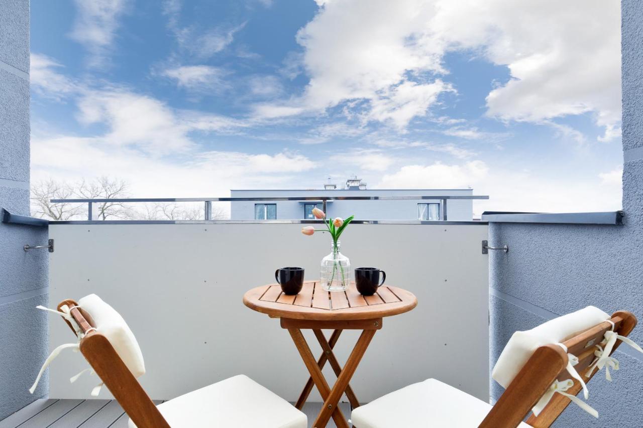 Apartament Premium Platany By Noclegi Renters Kolobrzeg Exterior photo